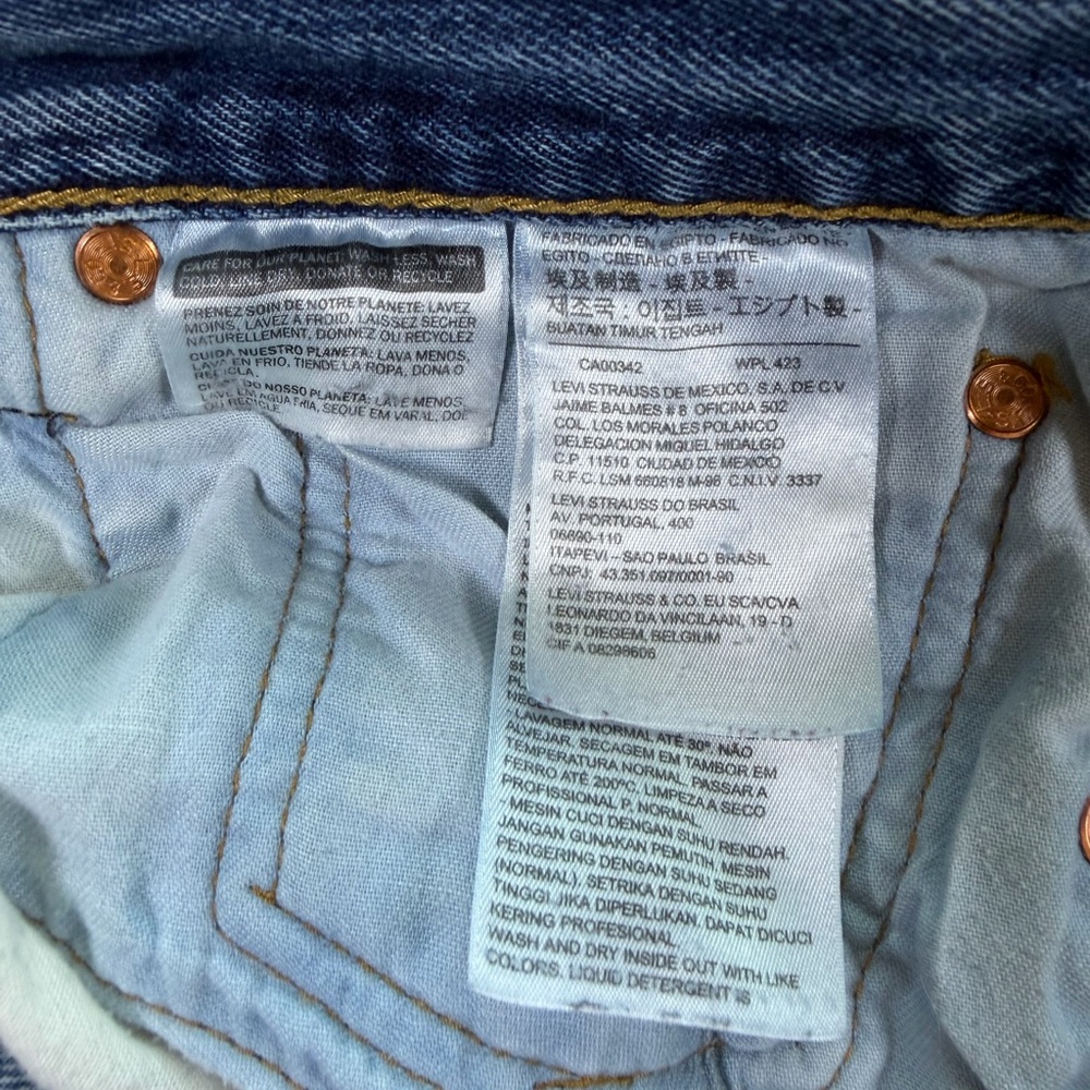 Levi's 501 Distressed Blue Jeans - Picture 6 of 7